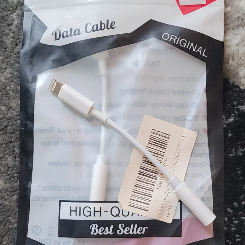 Pack of 2 iPhone adapters